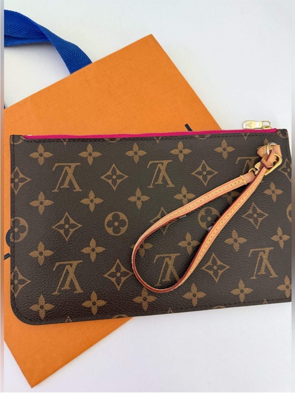 🌹Auth. Louis Vuitton GM/Mm Neverfull Pochette in Pivoine - Like New Condition